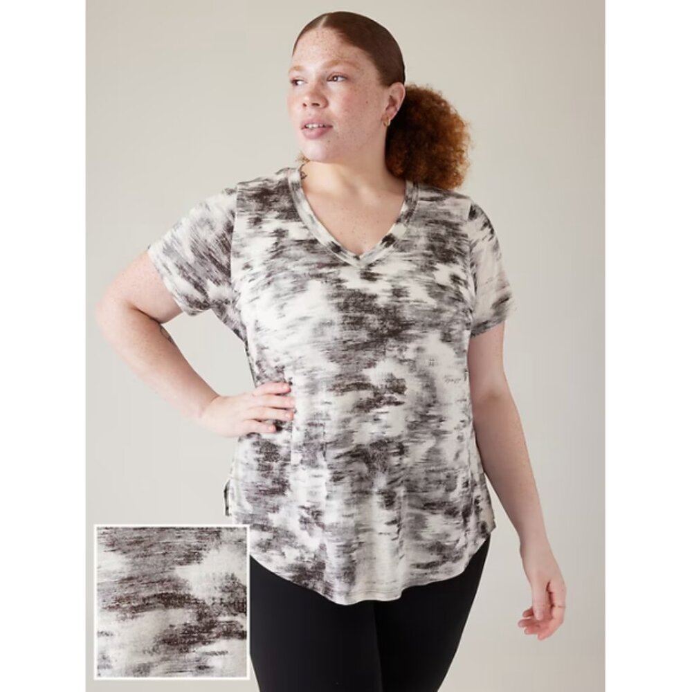 NWT ATHLETA Breezy Vneck Tee